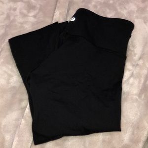 Lululemon Wunder Under Black - Size 6